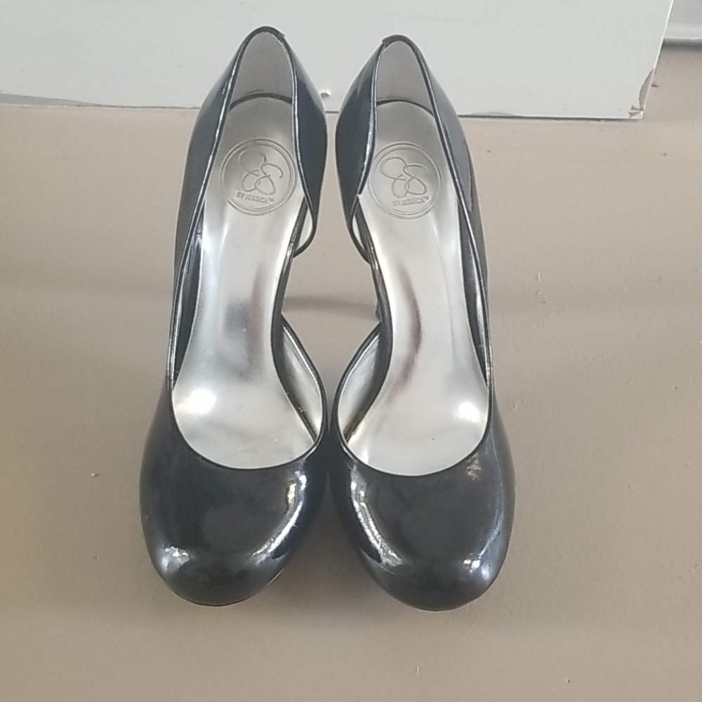 3/$25 Jessica Simpson black patent pumps Sz 8.5